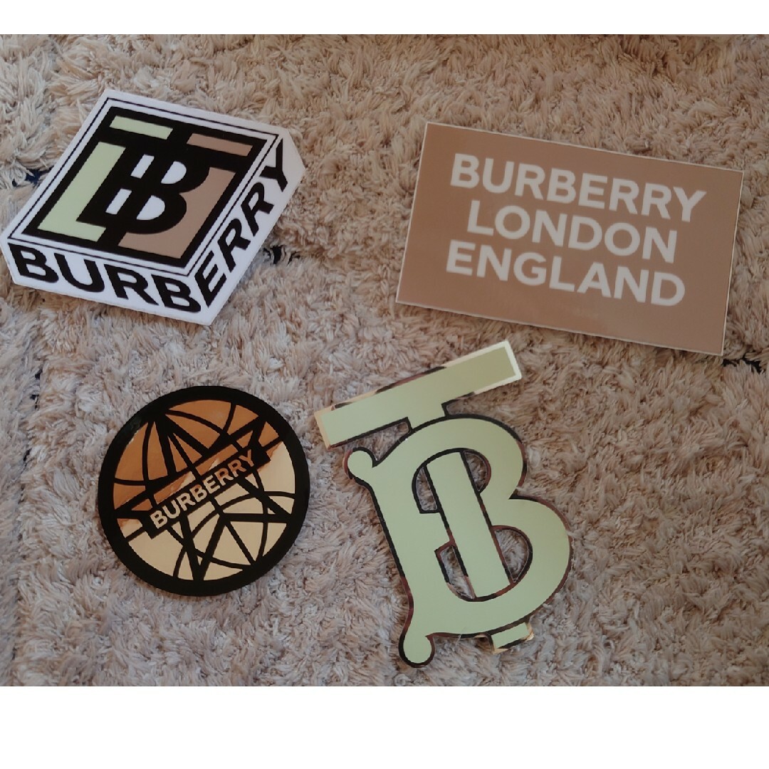 BURBERRY(バーバリー)のBURBERRY　ステッカー　未使用 ハンドメイドの文具/ステーショナリー(しおり/ステッカー)の商品写真