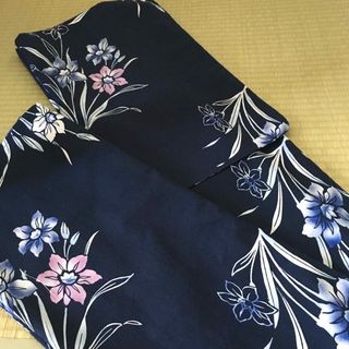 浴衣　送料込　3割引　新品同様　試着のみ　綿　絽　夏用　着物　紺色　花柄　レトロ(衣装)