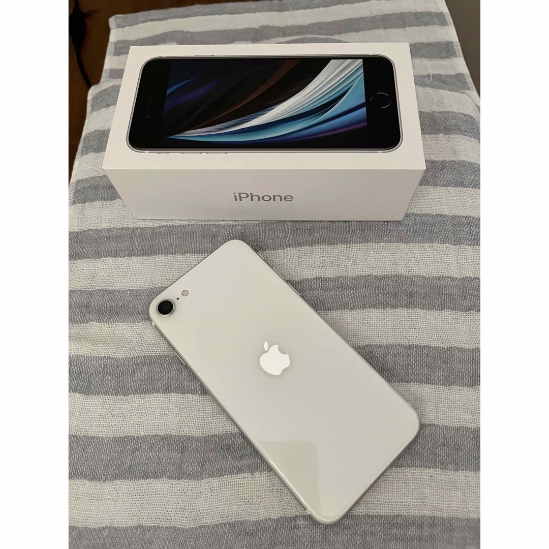 美品　iPhoneSE 64GB white 本体