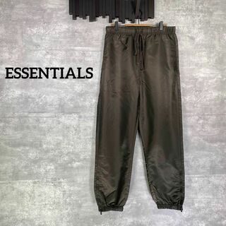 エスエッセンシャルズ(S.ESSENTIALS)の『ESSENTIALS』エッセンシャル (M) ナイロンパンツ / カーキ(その他)