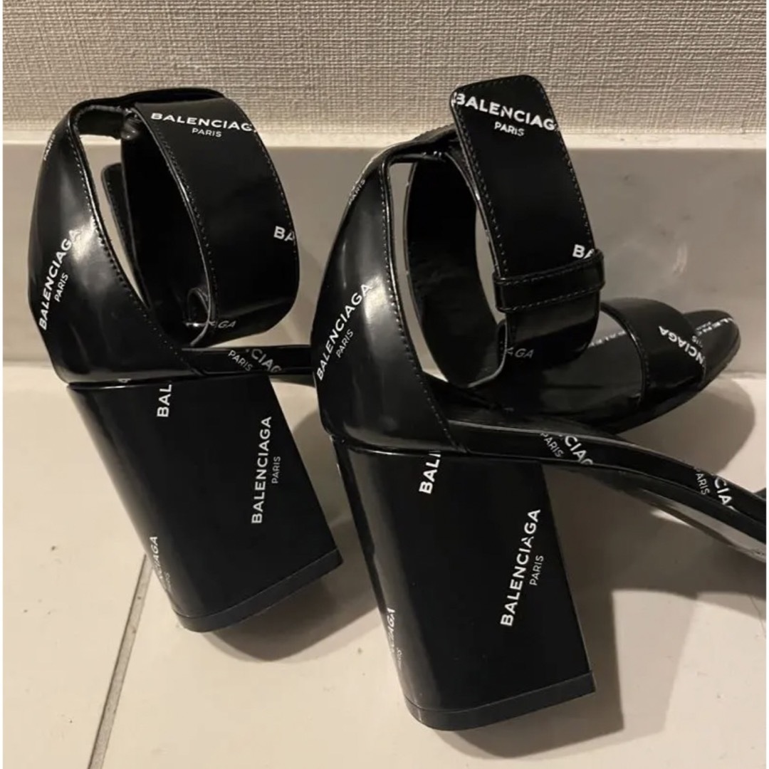 Balenciaga(バレンシアガ)のBalenciagaロゴ ストラップ サンダル 黒35 バレンシアガ レディースの靴/シューズ(サンダル)の商品写真