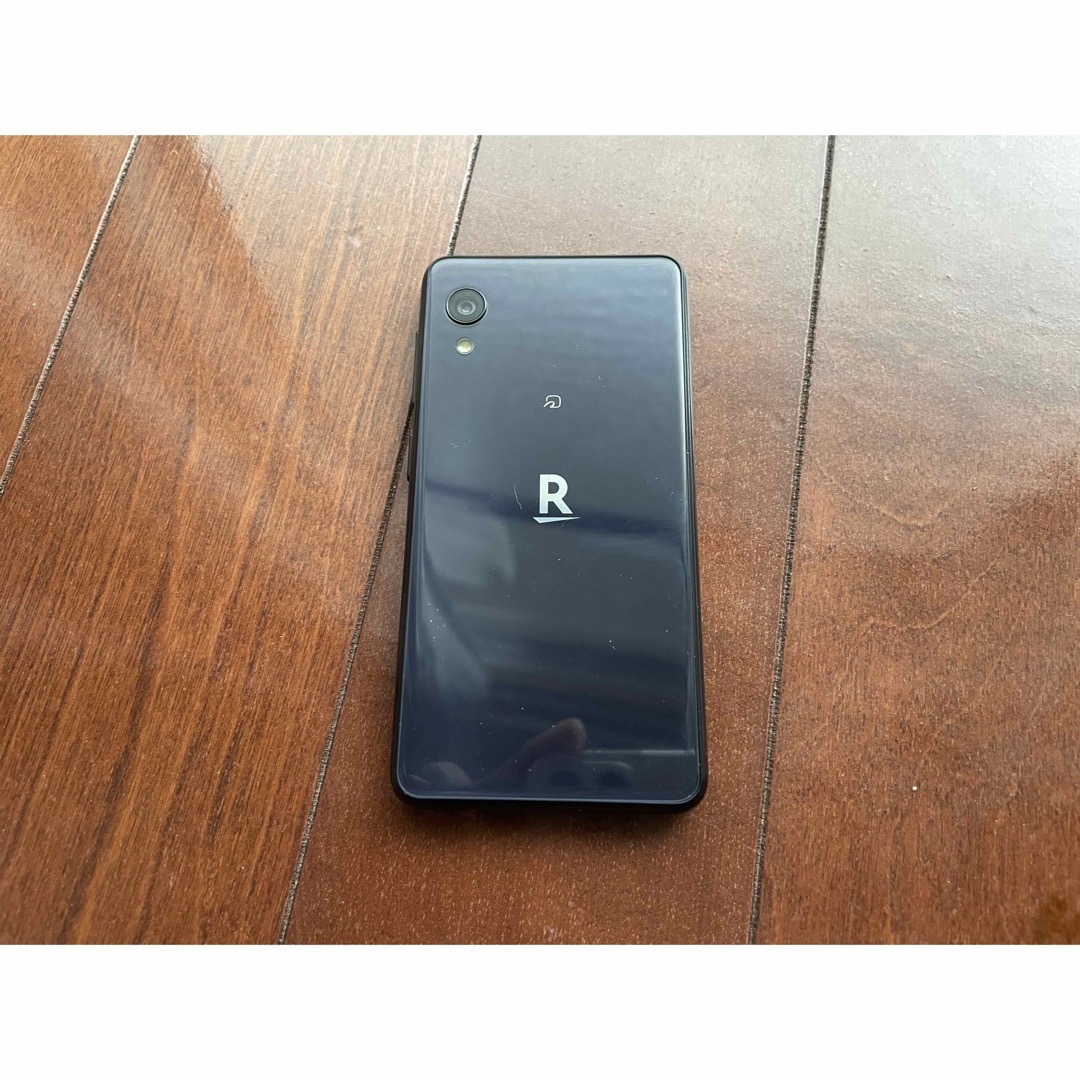 Rakuten(ラクテン)のRakuten Mini C330 本体のみ ブラック 楽天モバイル スマホ/家電/カメラのスマートフォン/携帯電話(スマートフォン本体)の商品写真
