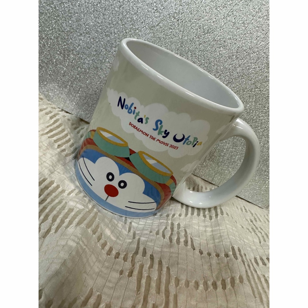 ドラえもん(ドラエモン)のUSJ ユニバ ドラえもん ソーニャ マグカップ  エンタメ/ホビーのおもちゃ/ぬいぐるみ(キャラクターグッズ)の商品写真