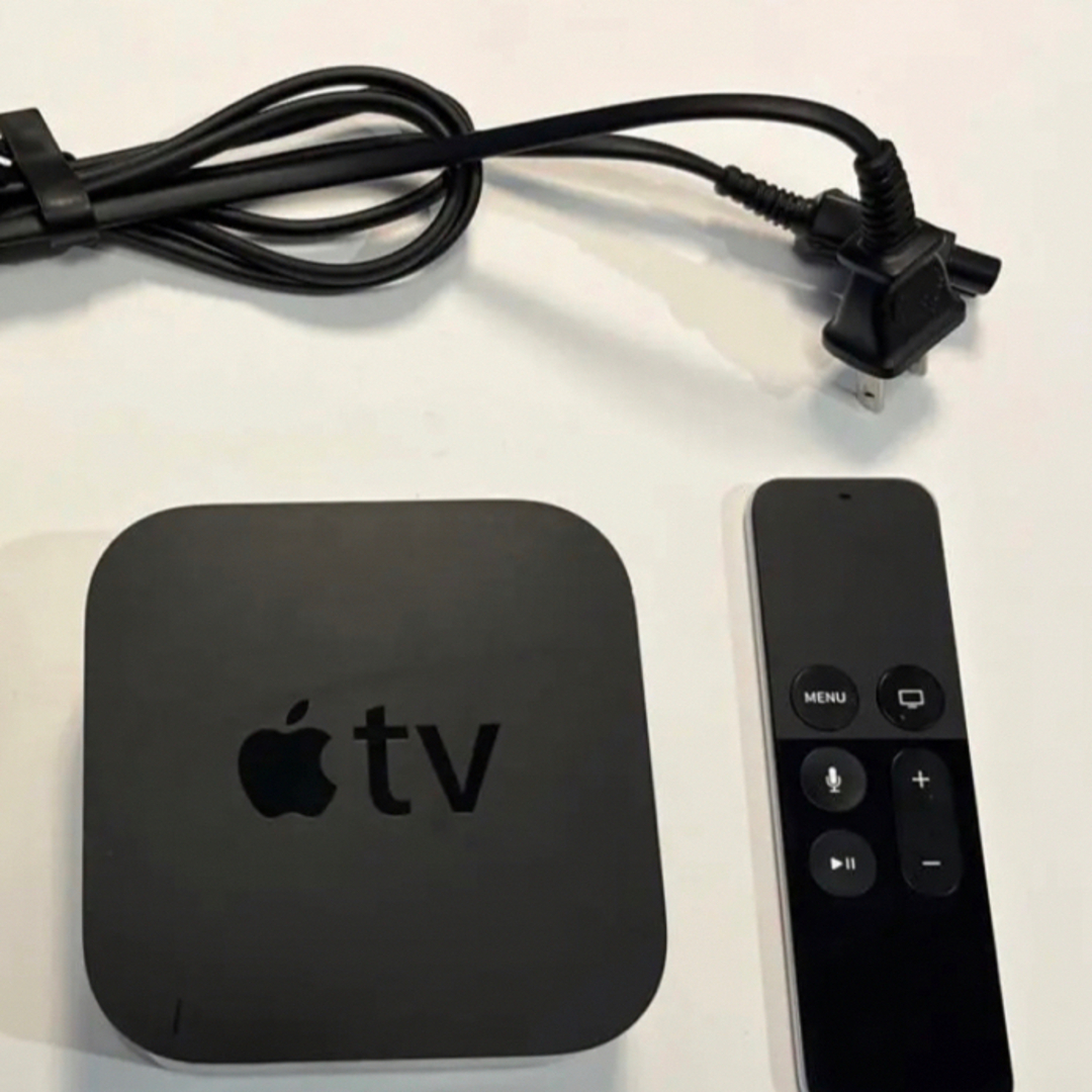 Apple(アップル)のApple TV 4 32GB スマホ/家電/カメラのスマホ/家電/カメラ その他(その他)の商品写真