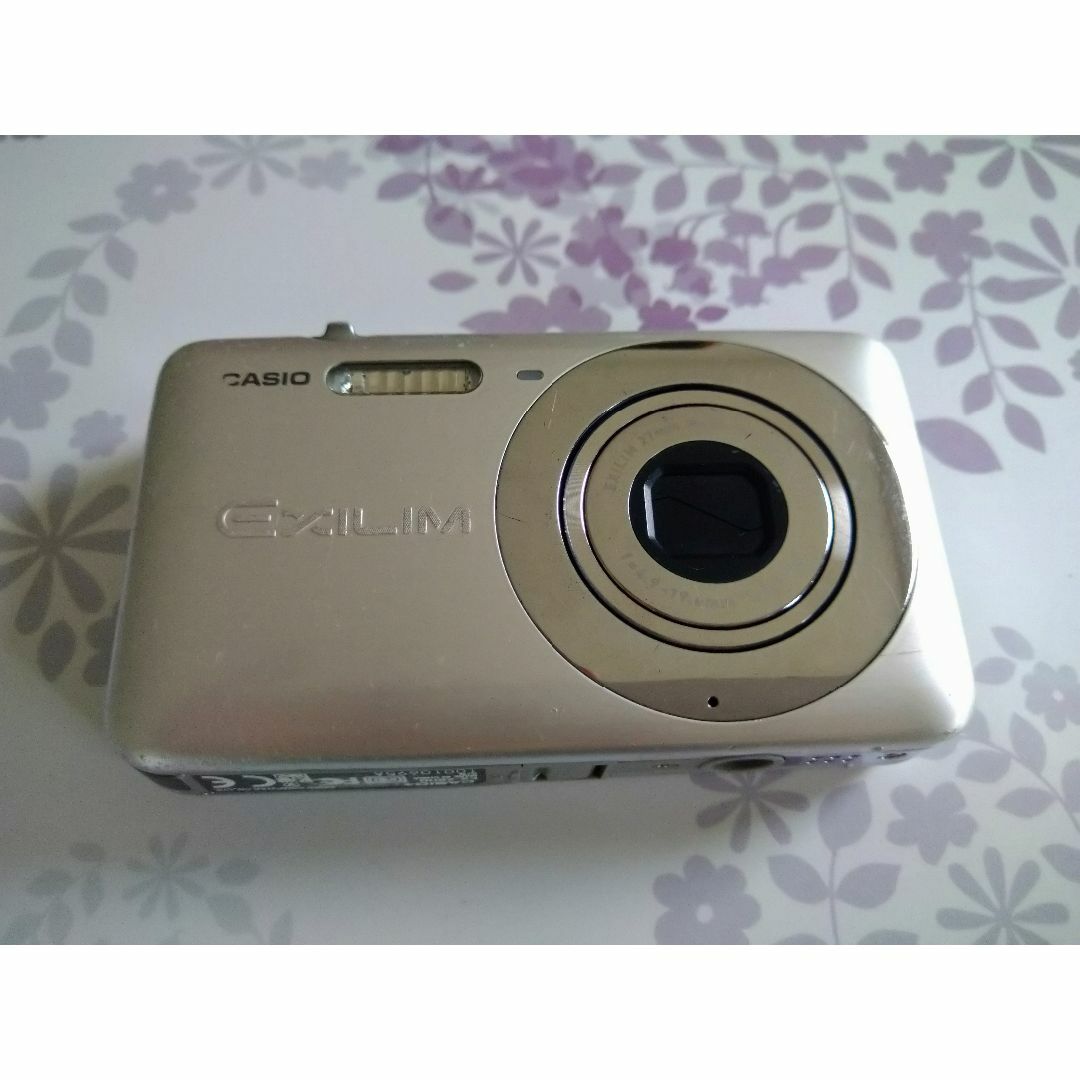 CASIO(カシオ)のCASIO　デジタルカメラ　EX-Z800（送料無料） スマホ/家電/カメラのカメラ(コンパクトデジタルカメラ)の商品写真