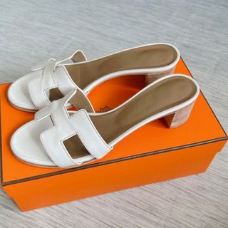 エルメス(Hermes)のHERMES エルメス サンダル オアジス　37 1/2  ホワイト(サンダル)