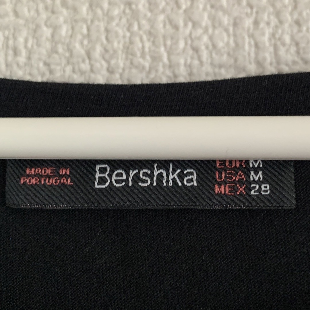 Bershka(ベルシュカ)のベルシュカ　ゾウ　Tシャツ レディースのトップス(Tシャツ(半袖/袖なし))の商品写真