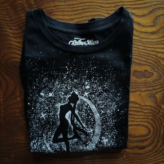 ジーユー(GU)のセーラームーンTシャツ(シルエット柄)(Tシャツ(半袖/袖なし))