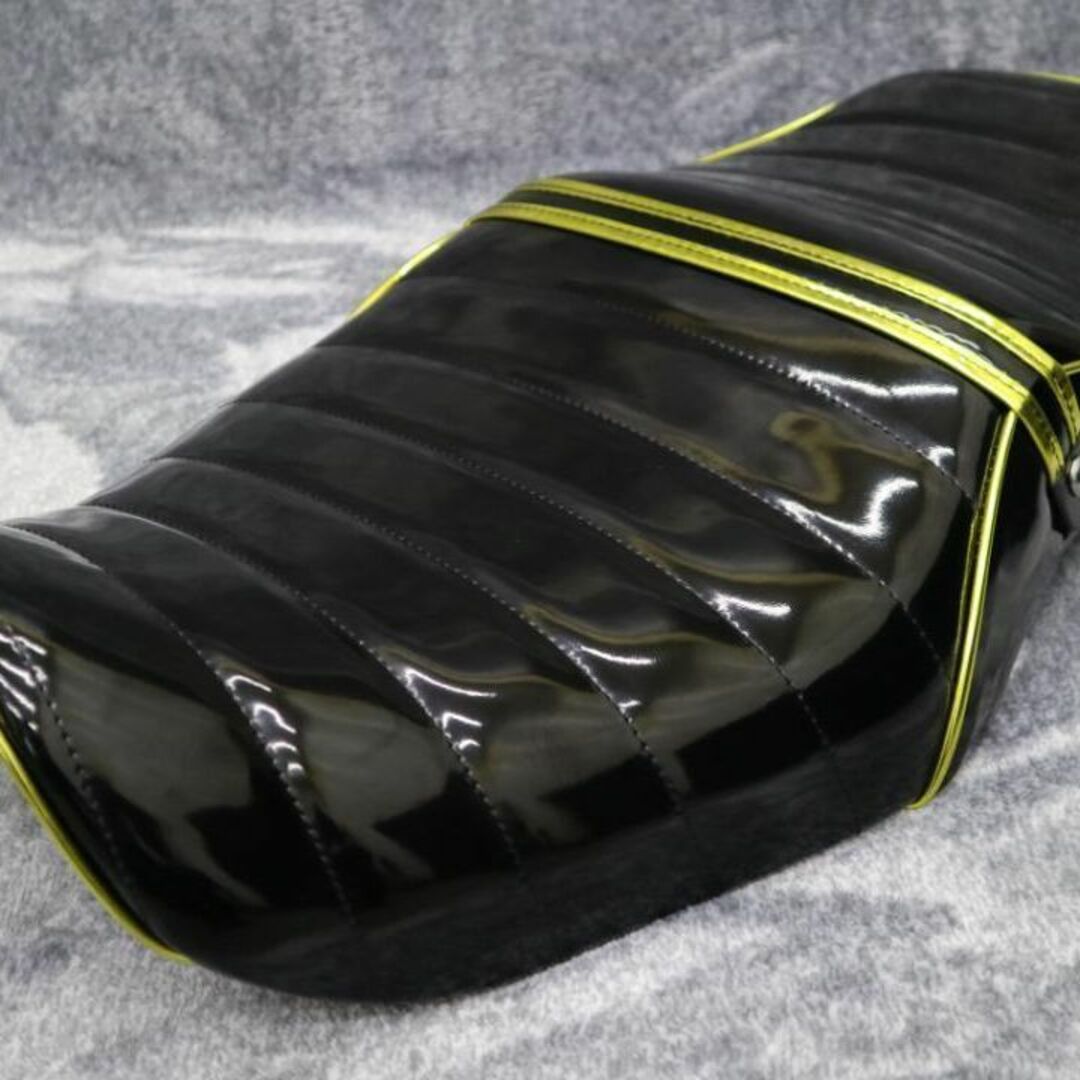 バリオス Ⅰ型 シート 黒×金 エナ 鋲打ち/ エナメル タックロールの通販 by へっぽこ社員 CBR400F タックロール シート 黒 金 エナメル 鋲打ち