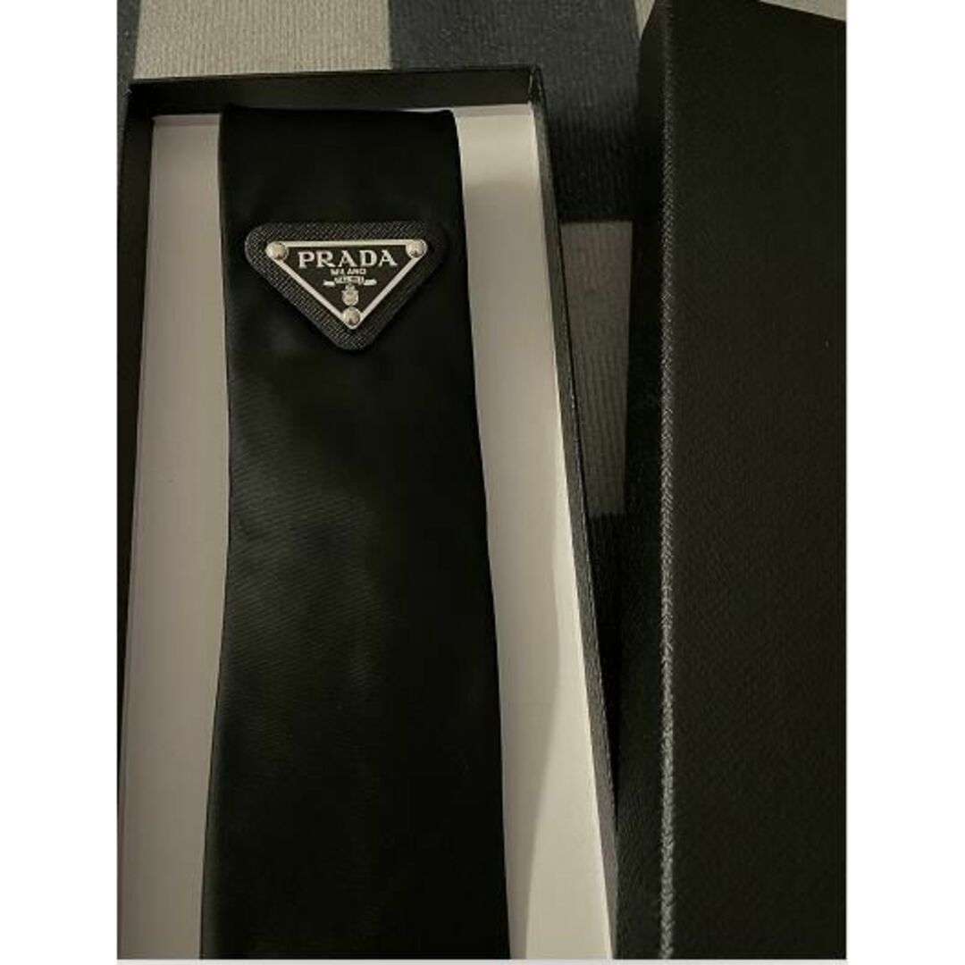 極美品 PRADA プレートロゴ ネクタイ Re-Nylon