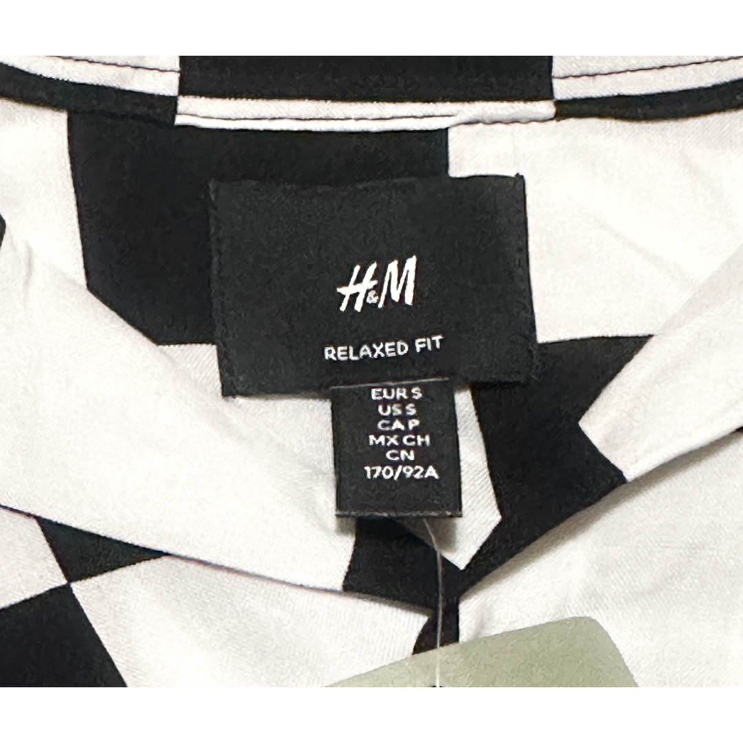 H&M(エイチアンドエム)の新品 H&M チェッカーブラック シャツ S メンズのトップス(シャツ)の商品写真