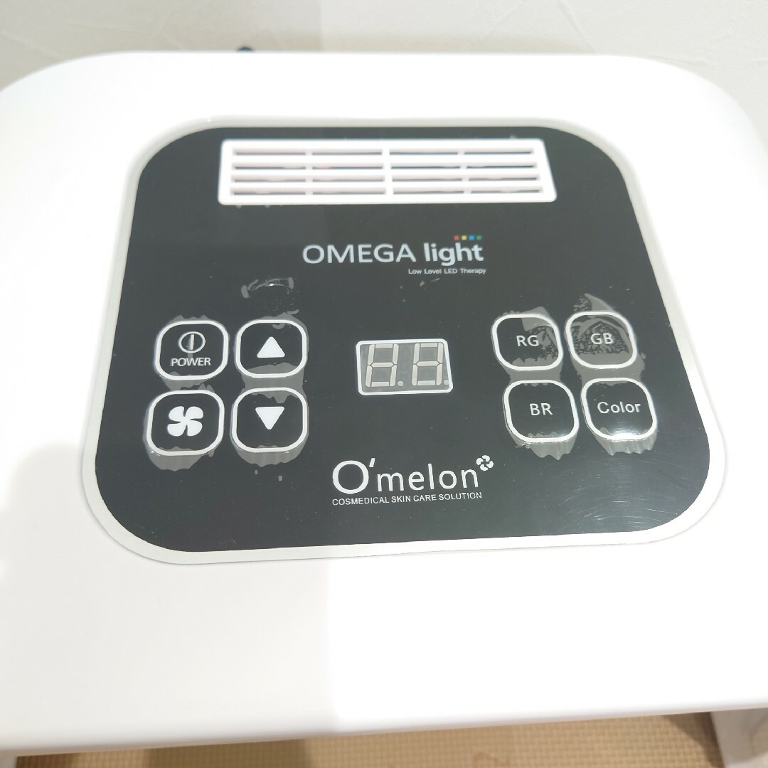 omelon オメロン オメガライト LED美顔器 電源コード付属 箱無し omelon オメロン オメガライト LED美顔器 電源コード付属 箱無し