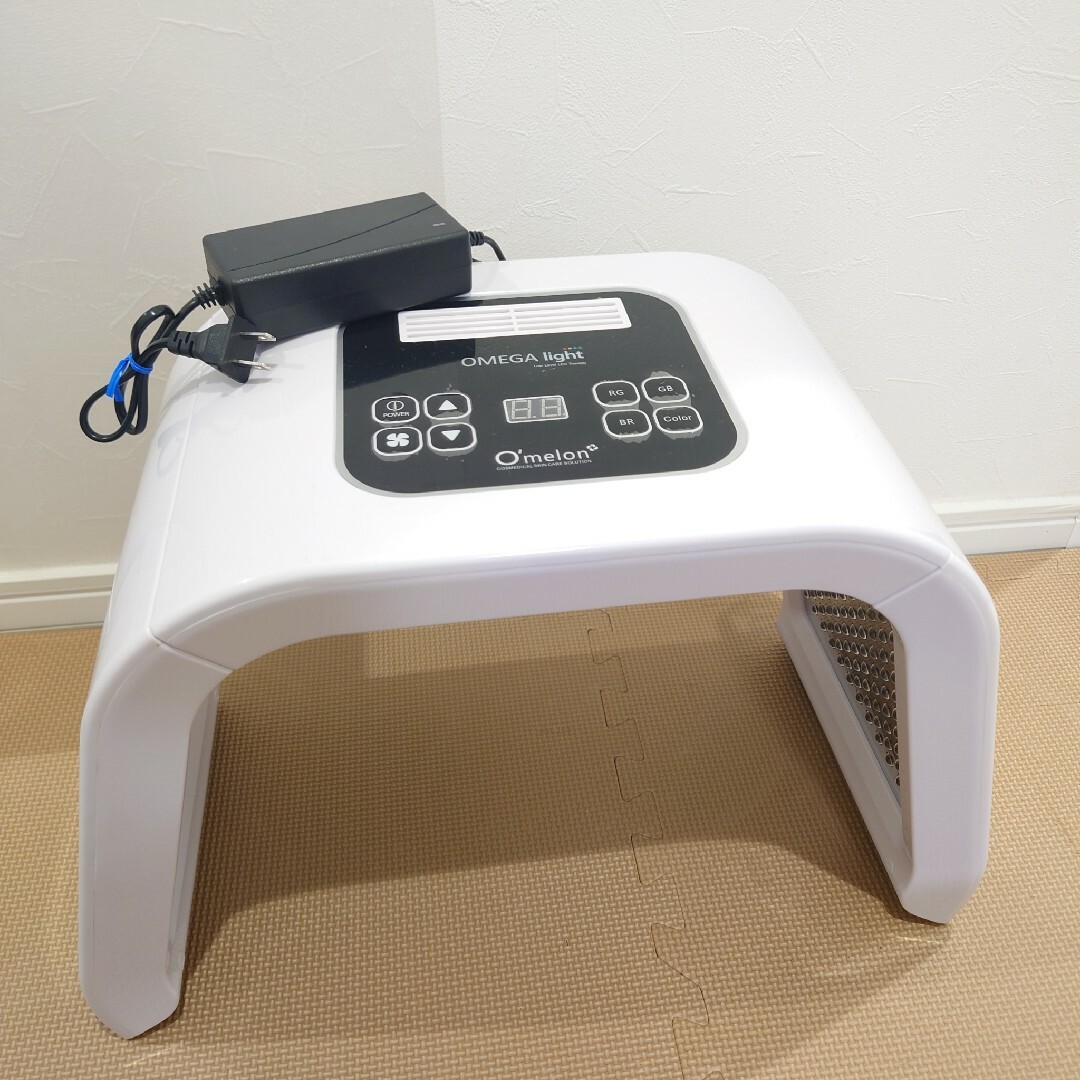 omelon オメロン オメガライト LED美顔器 電源コード付属 箱無し omelon オメロン オメガライト LED美顔器 電源コード付属 箱無し
