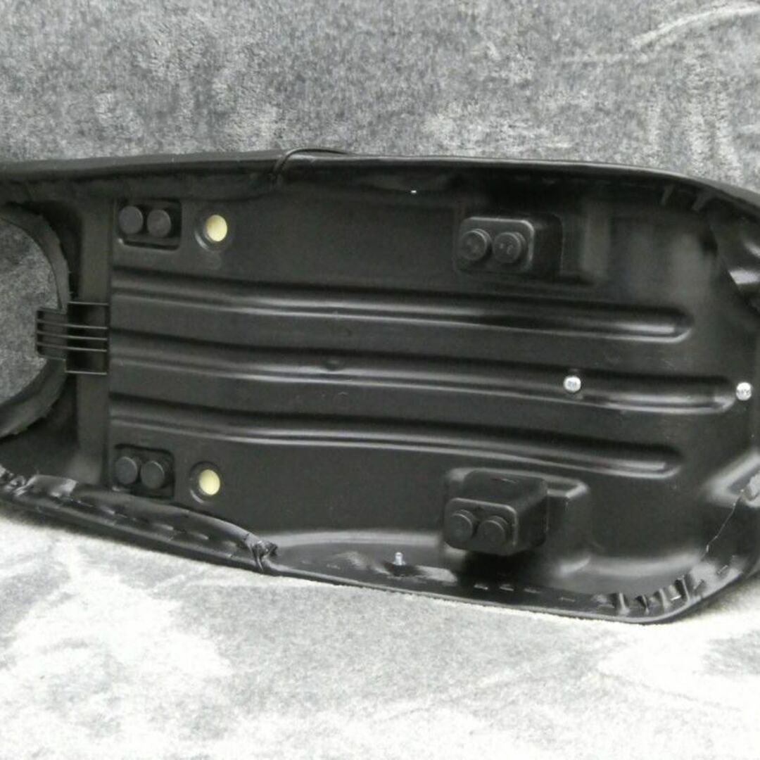 GSX400FS 黒皮 三段シート /インパルスGSX400Fの通販 by GSX400FS 黒皮 三段シート /インパルスGSX400Fの通販 by