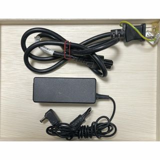 エイスース(ASUS)の☆彡中古・ASUS・ACアダプタ・ADP-45FE・19V・2.37A☆彡(PC周辺機器)