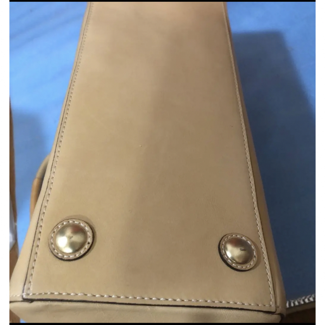COACH(コーチ)のコーチ　トートバッグ　ベージュ　本革 レディースのバッグ(トートバッグ)の商品写真
