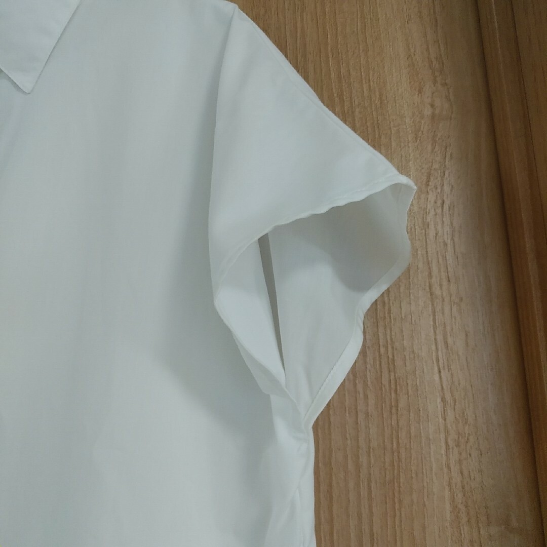 GU(ジーユー)のGU　ジーユー　レディース　ワンピース　チュニック　シャツ　ブラウス　M　白色 レディースのトップス(シャツ/ブラウス(半袖/袖なし))の商品写真