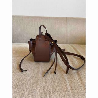 ロエベ(LOEWE)のロエベ　ハンモックミニ　brunette ブルネット(ショルダーバッグ)