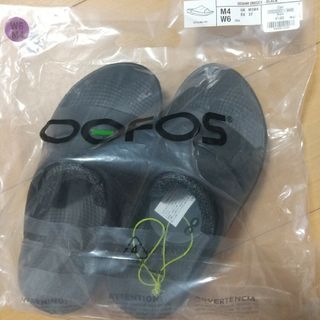 ウーフォス(OOFOS)のウーフォス  ウーアー 黒 レディース 23 新品未開封(サンダル)