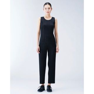 プリーツプリーズイッセイミヤケ(PLEATS PLEASE ISSEY MIYAKE)のPLEATS PLEASE ISSEY MIYAKE BASICSブラックパンツ(カジュアルパンツ)