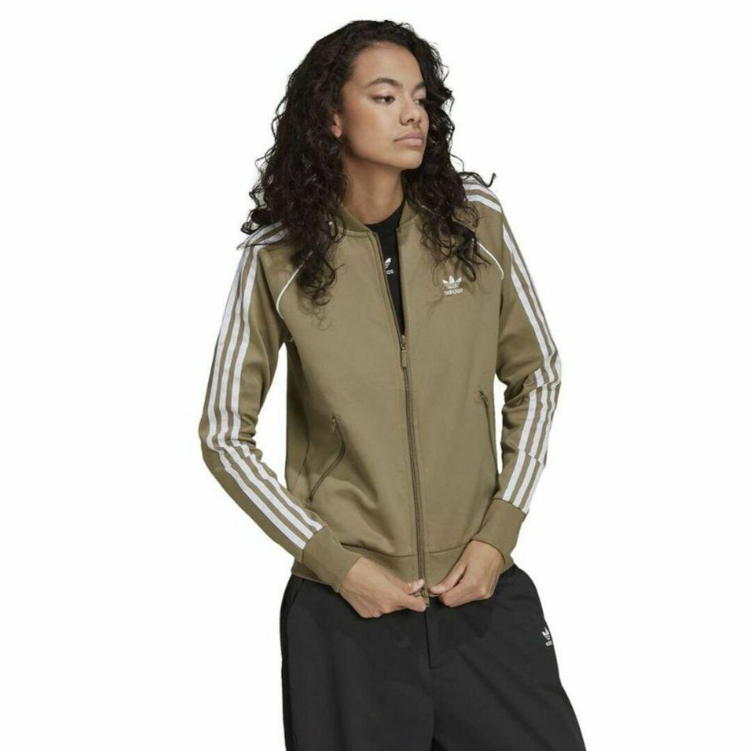 Originals（adidas）(オリジナルス)のアディダス カーキベージュ スーパースター トラックトップ 女性OT ジャージ レディースのトップス(その他)の商品写真