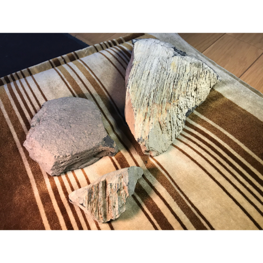 ⭐︎神秘飾石】サヌカイト原石(風組22)天然石 パワーストーン アクアリウムの通販 by きょむ サヌカイト原石(風組22)天然石 パワーストーン アクアリウム