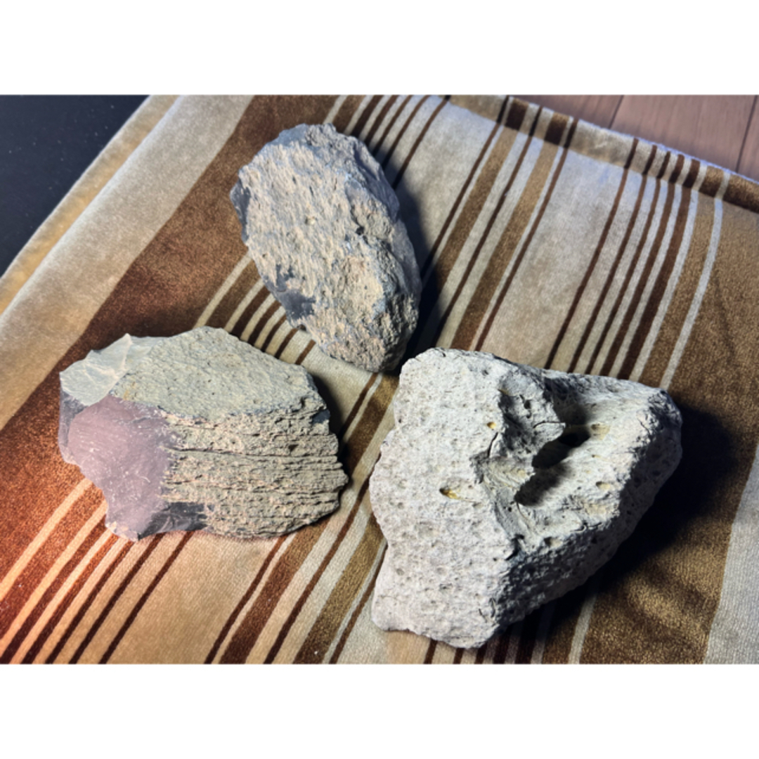 ⭐︎神秘飾石】サヌカイト原石(風組40)天然石 パワーストーン アクアリウムの通販 by きょむ サヌカイト原石(風組40)天然石 パワーストーン アクアリウム