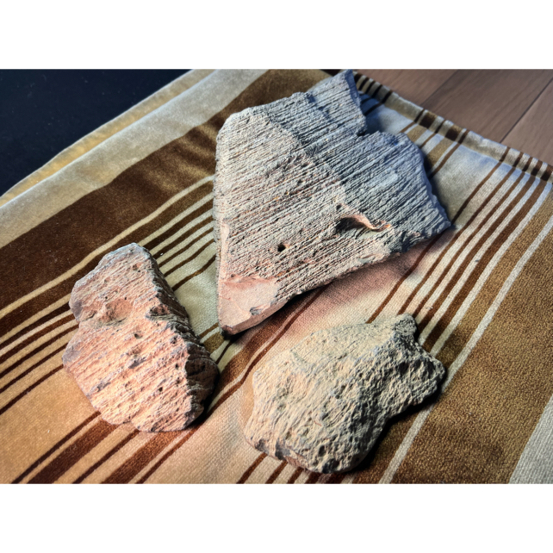 ⭐︎神秘飾石】サヌカイト原石（風組41）天然石 パワーストーン アクアリウムの通販 by きょむ's shop｜ラクマ