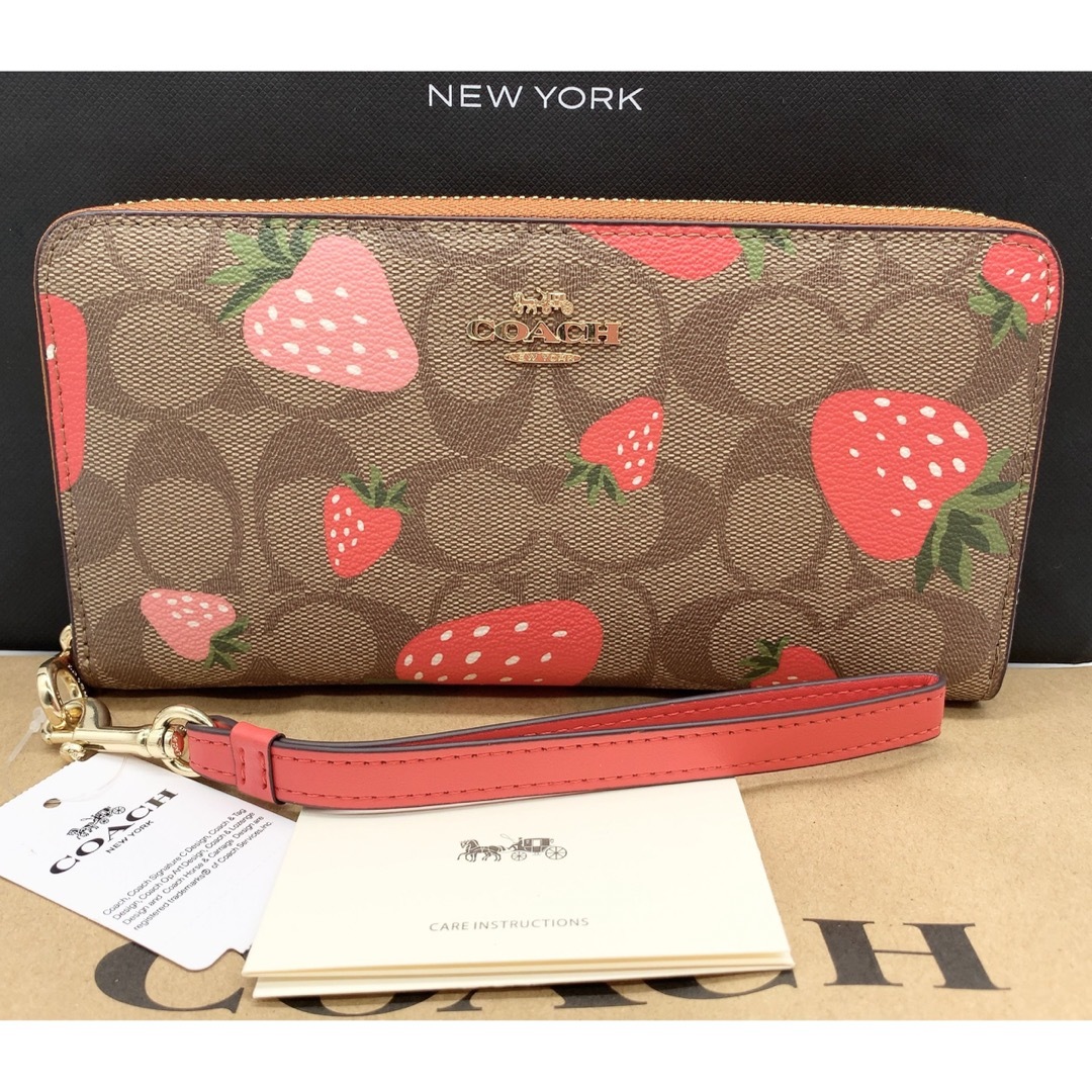 COACH 長財布 いちご柄 CH523 アウトレット品 - 長財布