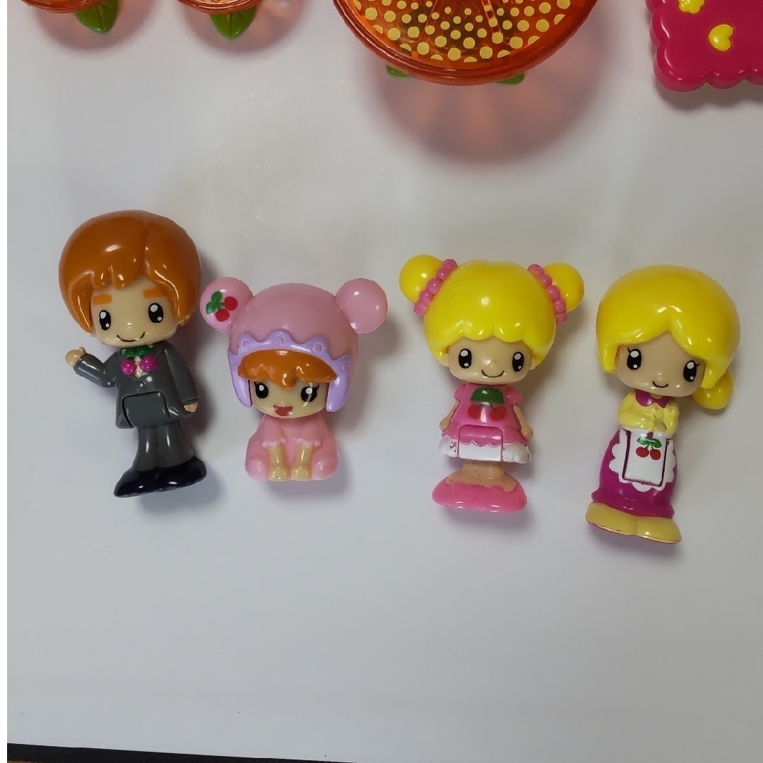 Takara Tomy(タカラトミー)のこえだちゃんファミリーと家具セット エンタメ/ホビーのおもちゃ/ぬいぐるみ(キャラクターグッズ)の商品写真