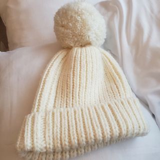 UNIQLO - ユニクロ ニット帽 オフホワイトの通販 by UNIQLO - ユニクロ ニット帽 オフホワイトの通販 by