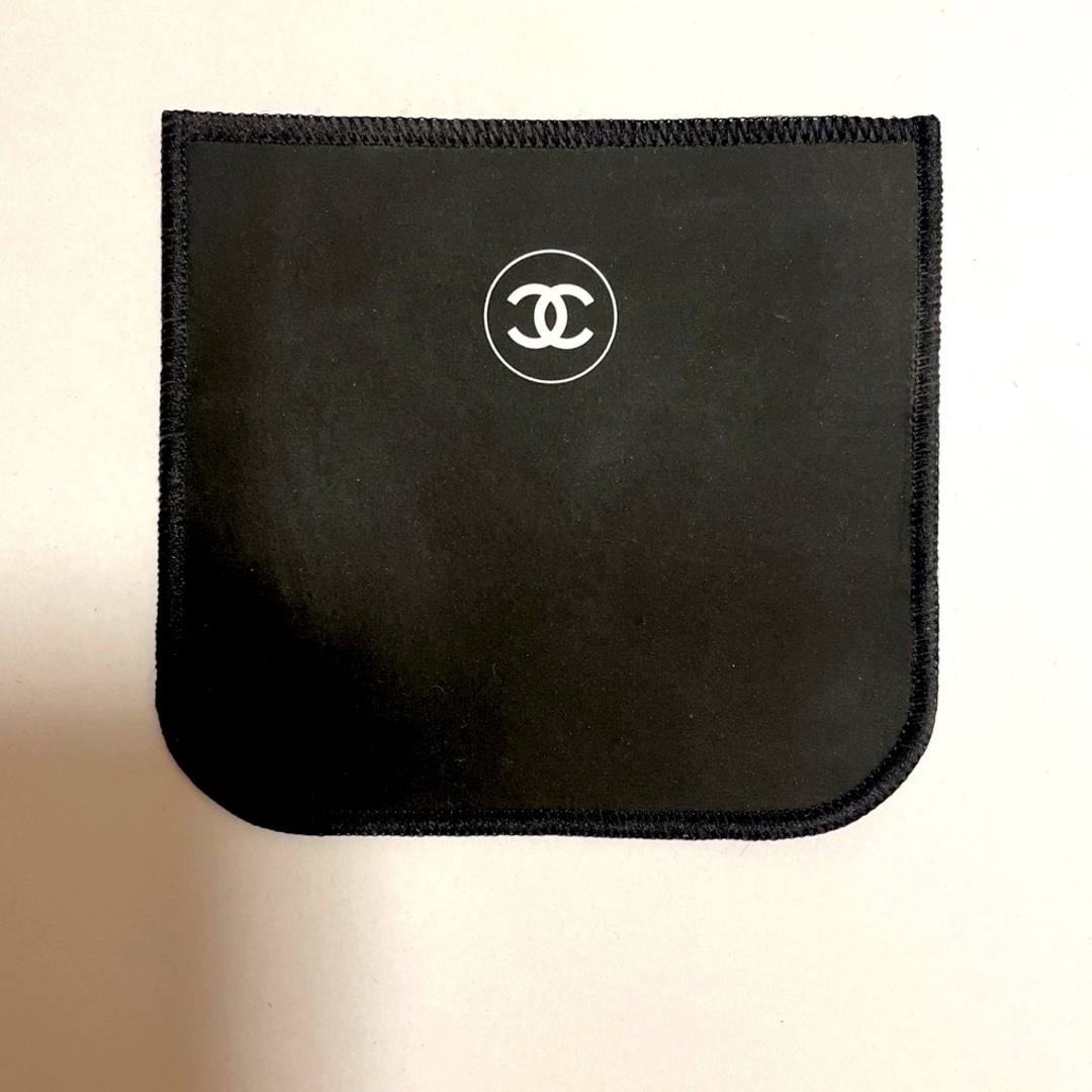 CHANEL(シャネル)のシャネル　CHANEL  ファンデーションコンパクトを入れるケース　正規品　新品 コスメ/美容のベースメイク/化粧品(ファンデーション)の商品写真