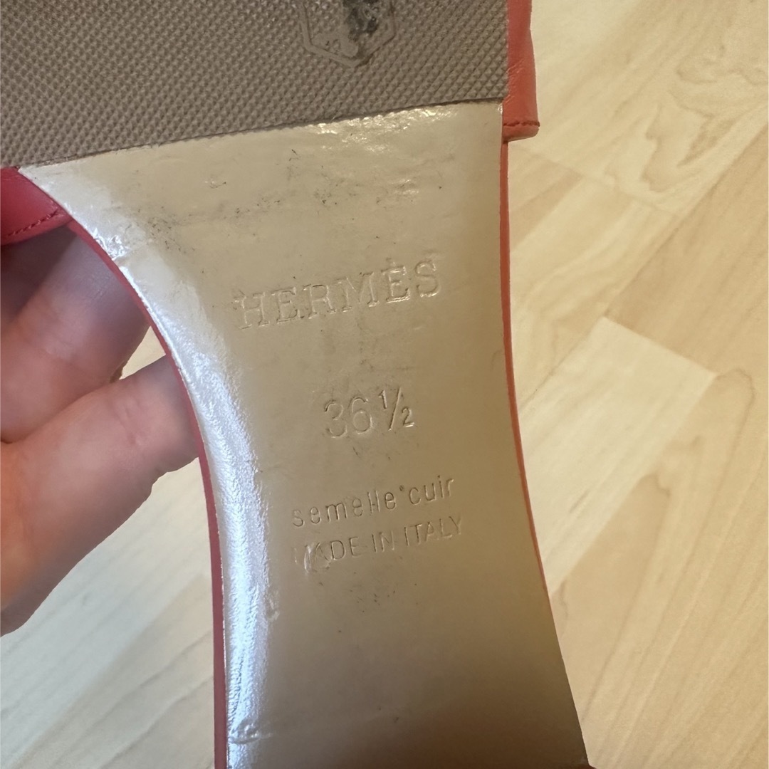 Hermes(エルメス)の美品　HERMES オアジス　36.5 レッド レディースの靴/シューズ(サンダル)の商品写真