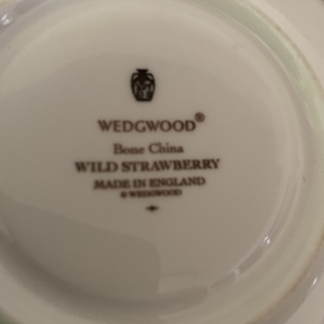 WEDGWOOD(ウェッジウッド)のウェッジウッド　ソーサー　ワイルドストロベリー インテリア/住まい/日用品のキッチン/食器(食器)の商品写真