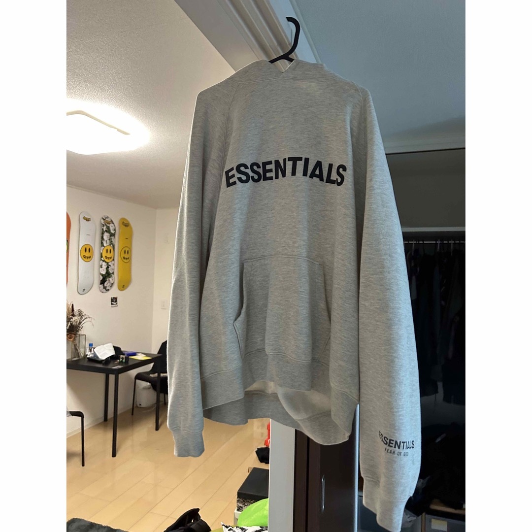 essentials パーカー　Lサイズ