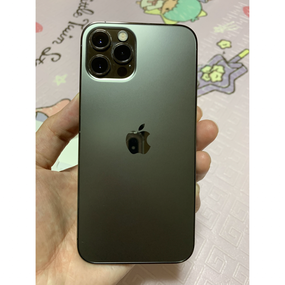 Apple(アップル)の美品iPhone 12 Pro Graphite 128GB黒SIMロック解除  スマホ/家電/カメラのスマートフォン/携帯電話(スマートフォン本体)の商品写真