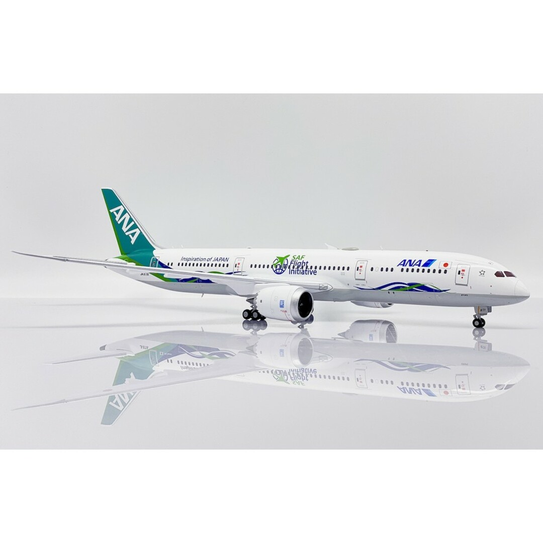 ANA(全日本空輸)(エーエヌエー(ゼンニッポンクウユ))の【新品】1:200 ANA Green Jet B787-9 JA871A エンタメ/ホビーのテーブルゲーム/ホビー(航空機)の商品写真