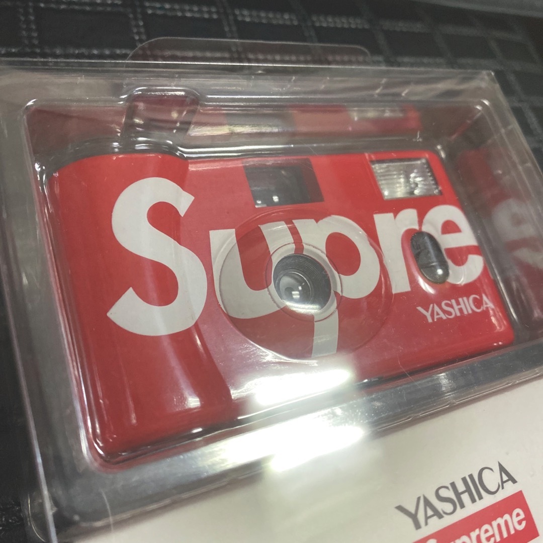 Supreme(シュプリーム)のSupreme / Yashica MF-1 Camera Red スマホ/家電/カメラのカメラ(フィルムカメラ)の商品写真