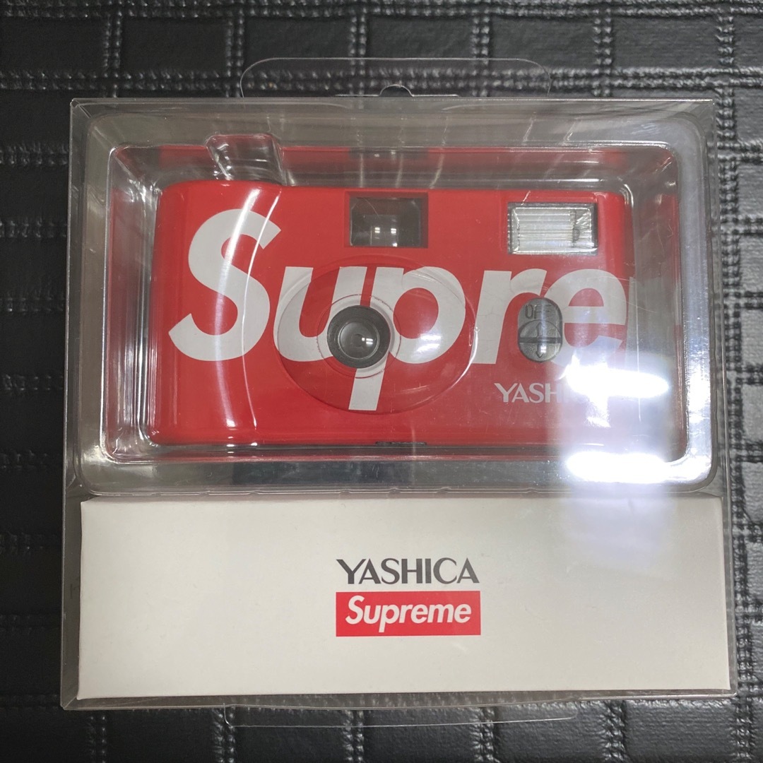 Supreme(シュプリーム)のSupreme / Yashica MF-1 Camera Red スマホ/家電/カメラのカメラ(フィルムカメラ)の商品写真