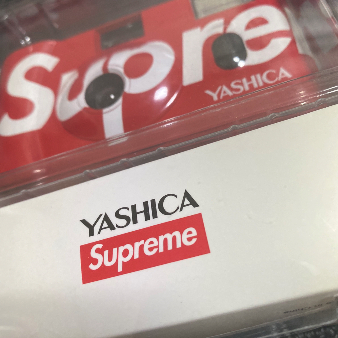 Supreme(シュプリーム)のSupreme / Yashica MF-1 Camera Red スマホ/家電/カメラのカメラ(フィルムカメラ)の商品写真