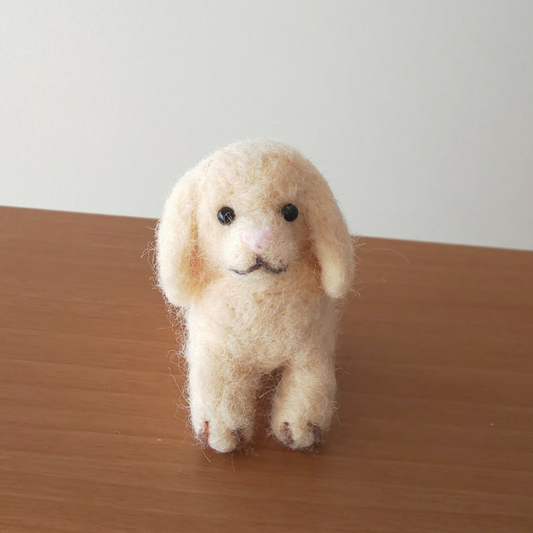 ダックスフンド(クリーム):羊毛フェルト/ハンドメイド作品