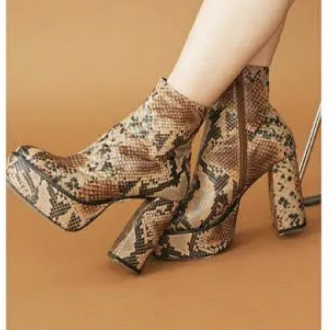 python boots 23cm