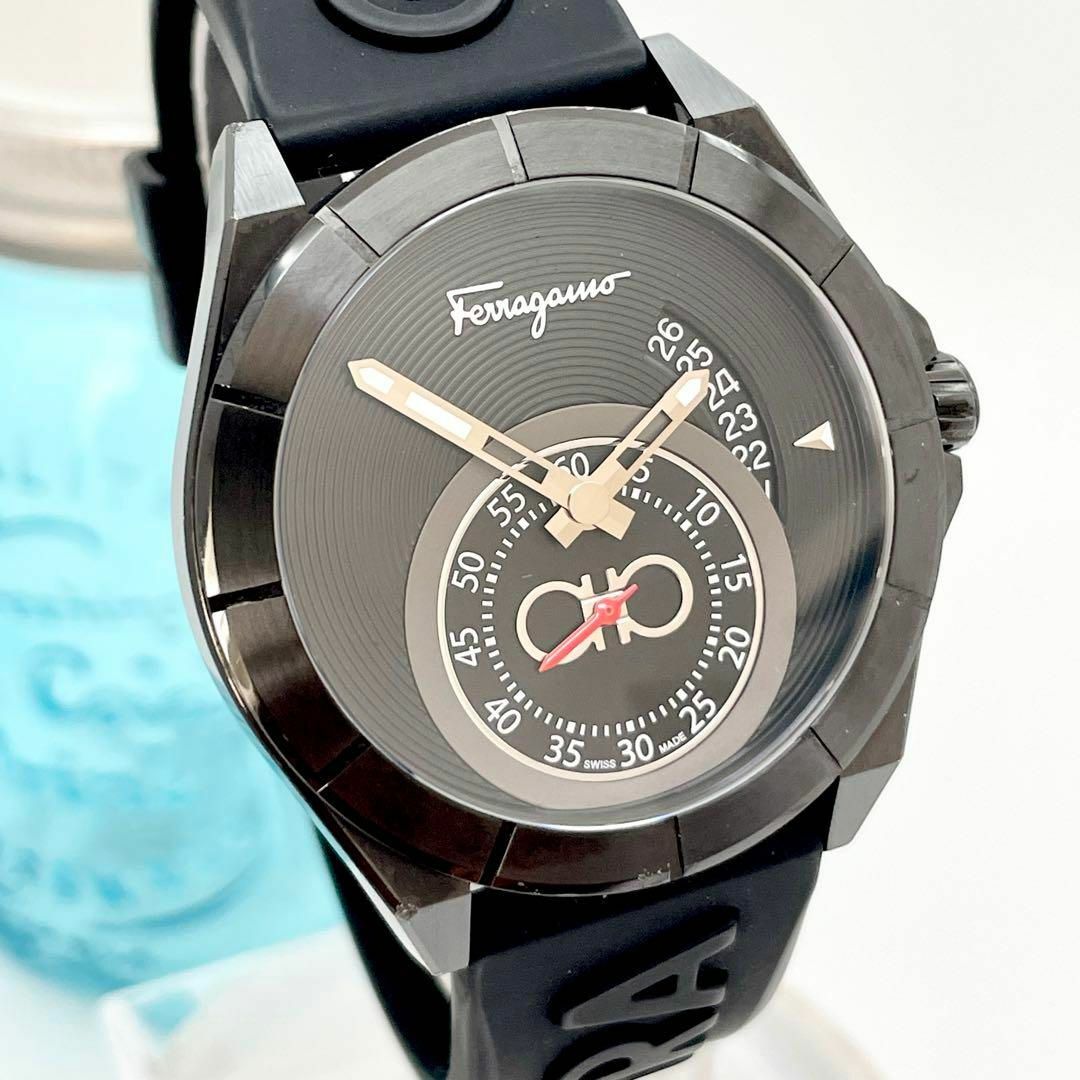 397 サルバトーレフェラガモ時計　ブラック　シリコン　デイト　メンズ腕時計