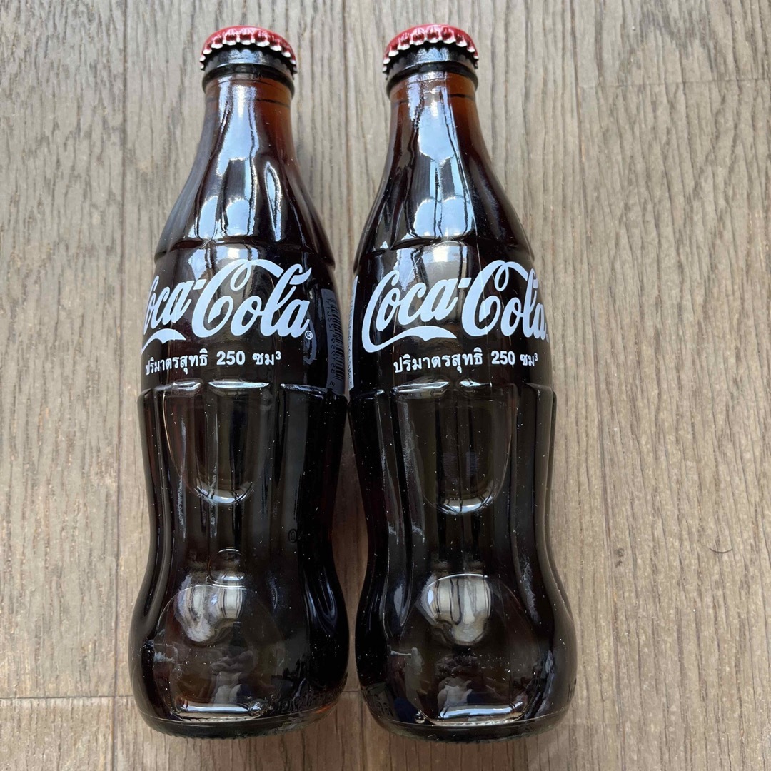 タイ文字 コカコーラ瓶4本