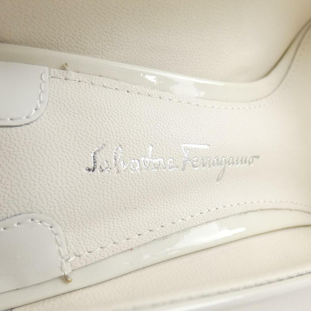 ご注意くださいサルヴァトーレフェラガモ SALVATORE FERRAGAMO パンプス