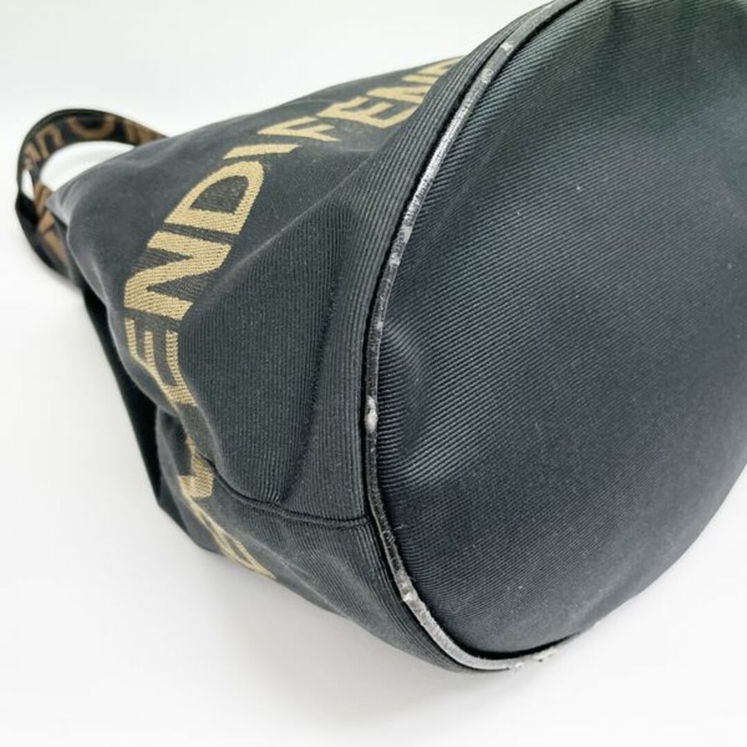 FENDI(フェンディ)のFENDI ロゴ サイドボタン バケツ型 ヴィンテージ トートバッグ レディースのバッグ(トートバッグ)の商品写真