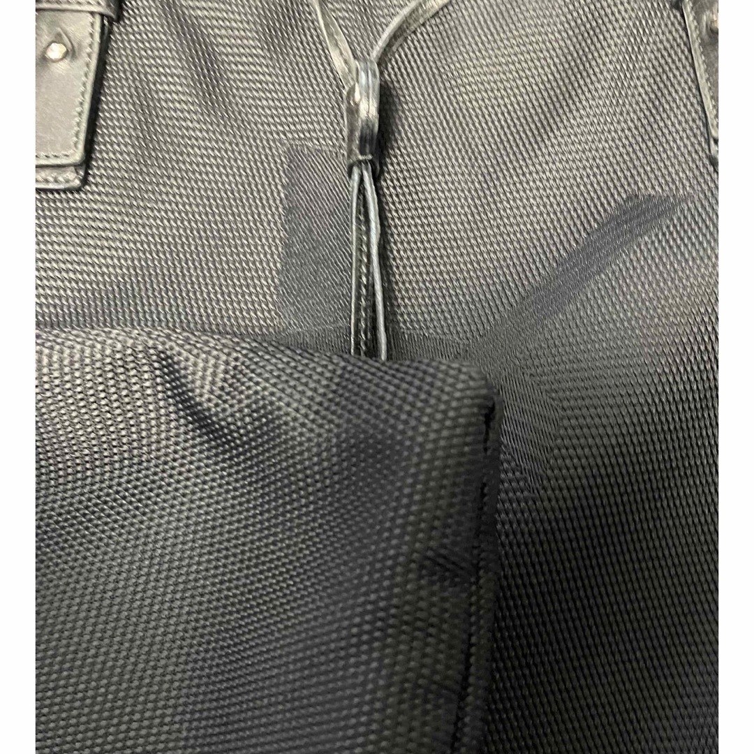 Yves Saint Laurent(イヴサンローラン)のイヴサンローラン　黒トートバッグ レディースのバッグ(トートバッグ)の商品写真