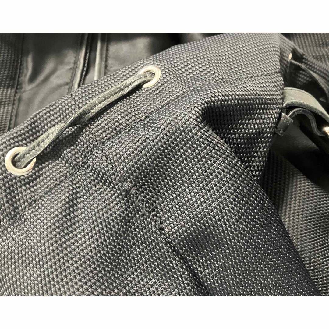 Yves Saint Laurent(イヴサンローラン)のイヴサンローラン　黒トートバッグ レディースのバッグ(トートバッグ)の商品写真