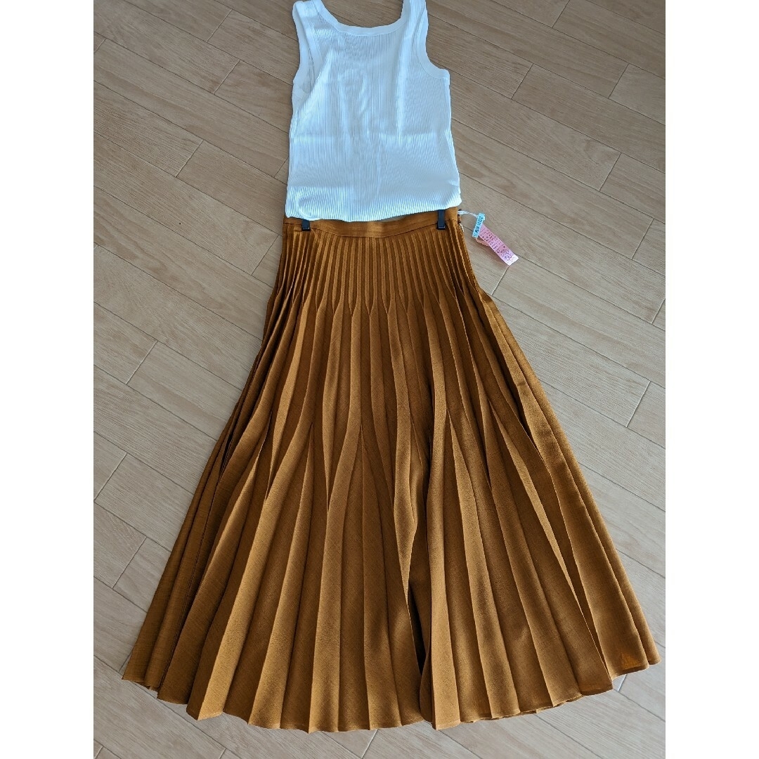 EPOCA(エポカ)の✨一度のみ着用✨EPOCA　プリーツスカート レディースのスカート(ひざ丈スカート)の商品写真