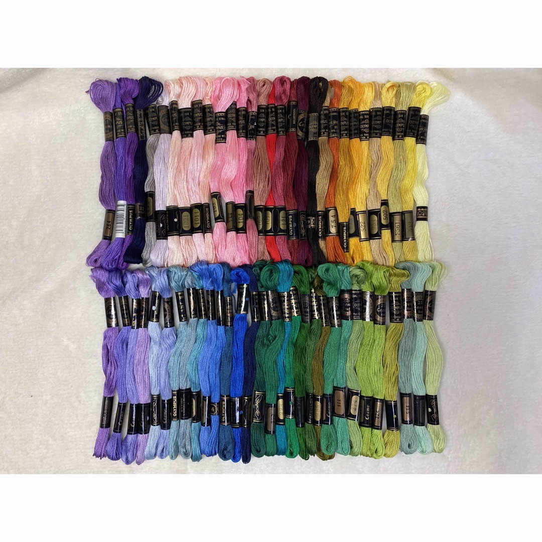 OLYMPUS(オリンパス)のOLYMPUS & COSMO 刺繍糸６０本 ハンドメイドの素材/材料(生地/糸)の商品写真